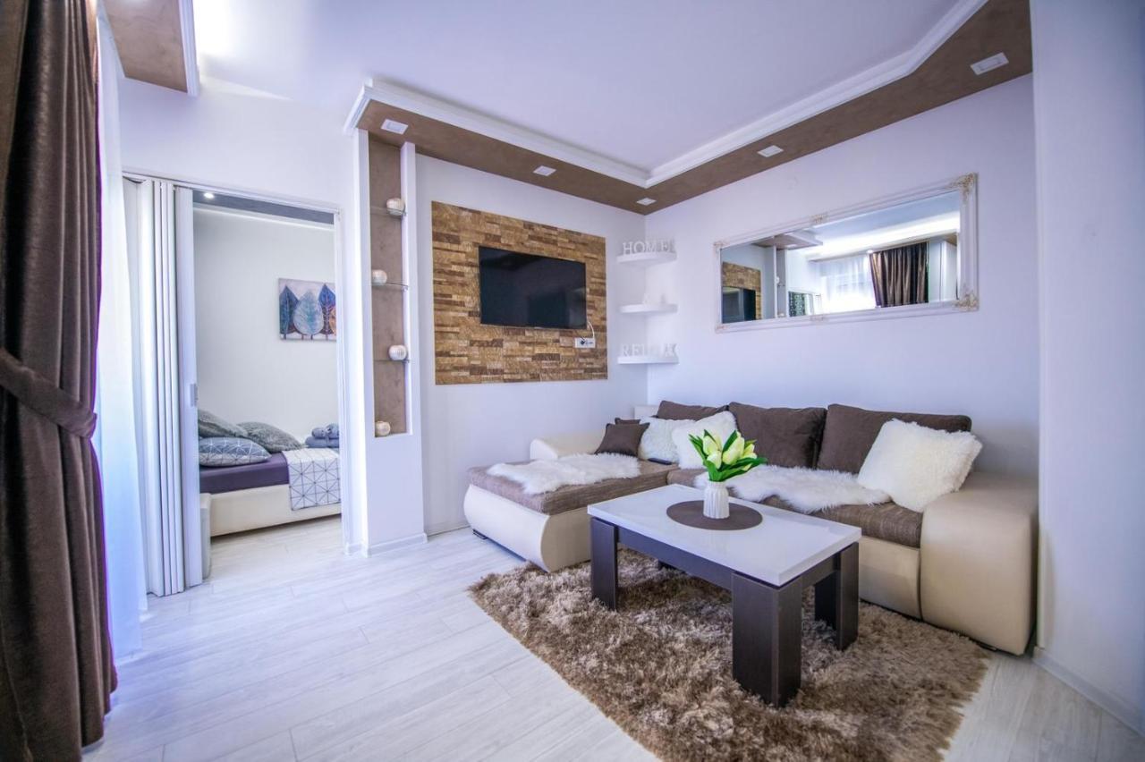 Apartman Nina II Sremska Mitrovica Exterior photo