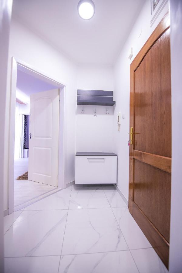 Apartman Nina II Sremska Mitrovica Exterior photo